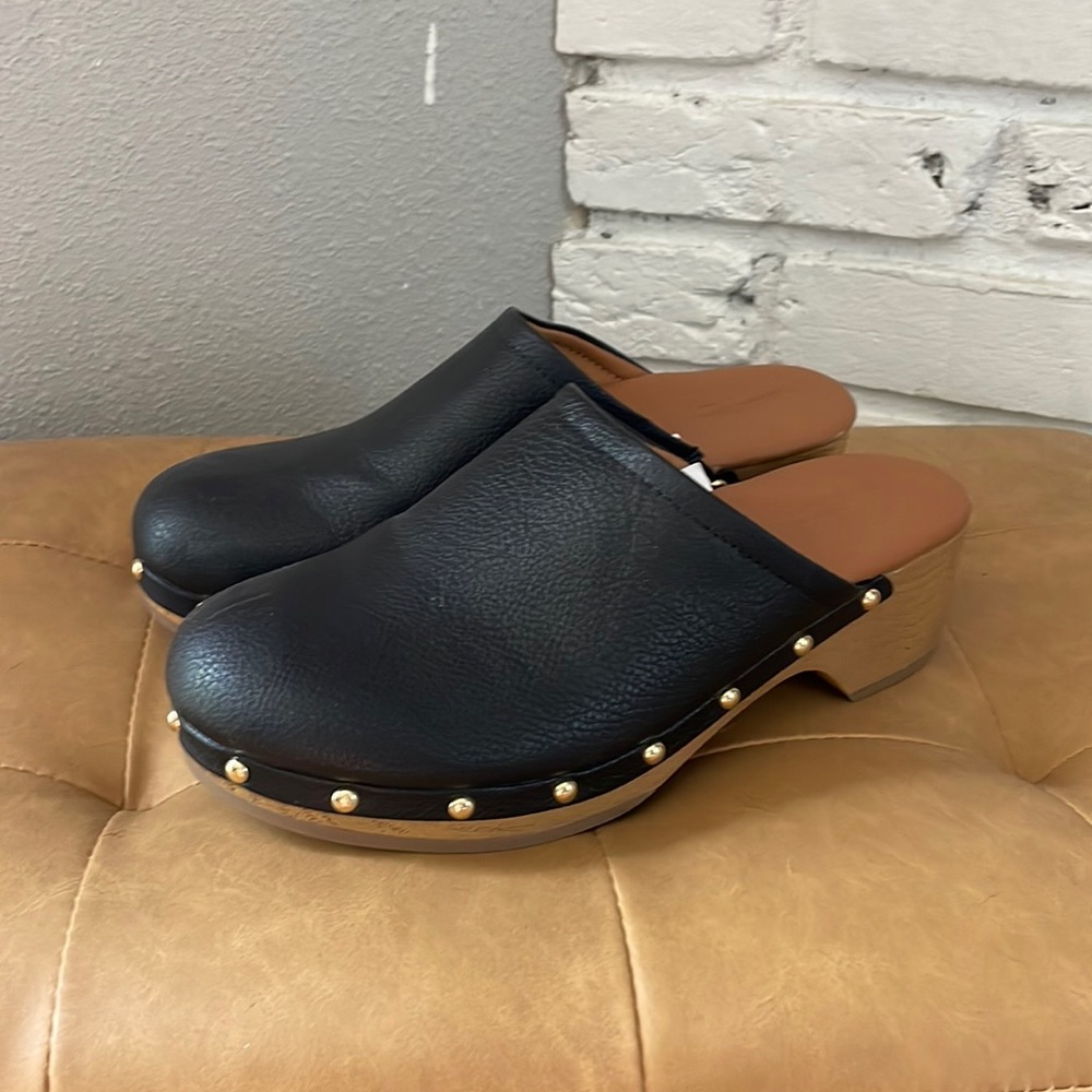 Clogs